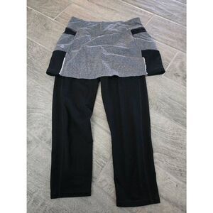 Women's Athleta Be Free 2 in 1 Skort and Cropped Leggings Gray and Black Size Sm